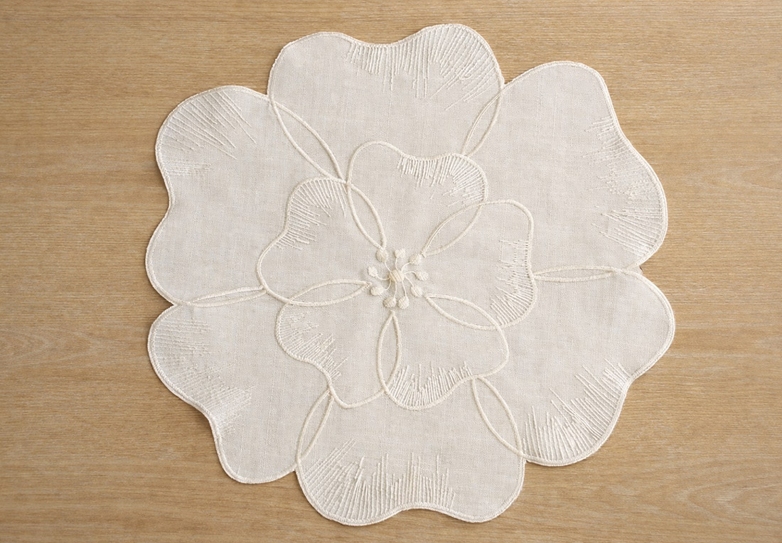 Сервировочная салфетка, Petal Light, 38cm Сервировочная салфетка, Petal Light, 38cm
